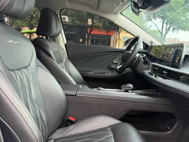 Chery Arrizo 8 — Фото автомобиля 10