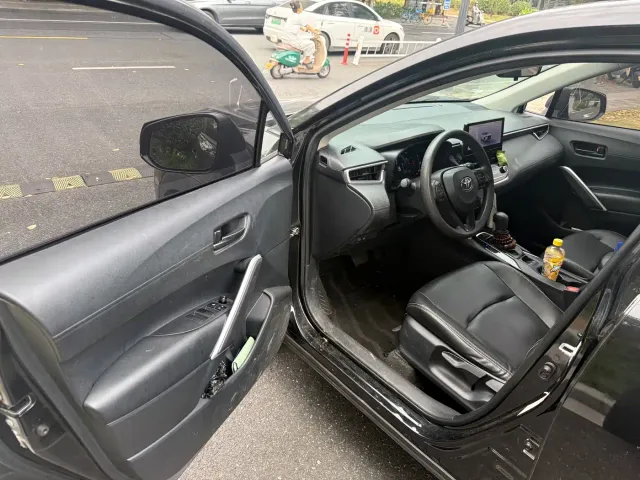 Toyota Corolla Cross — Фото автомобиля 4