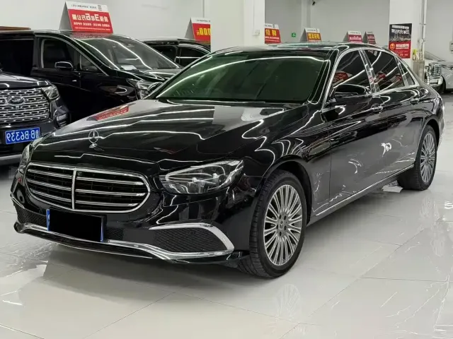 Фотография автомобиля — Mercedes-Benz E-Class