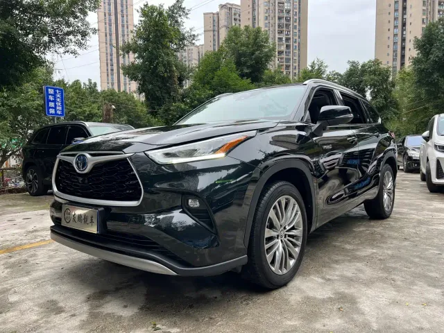 Фотография автомобиля — Toyota Highlander