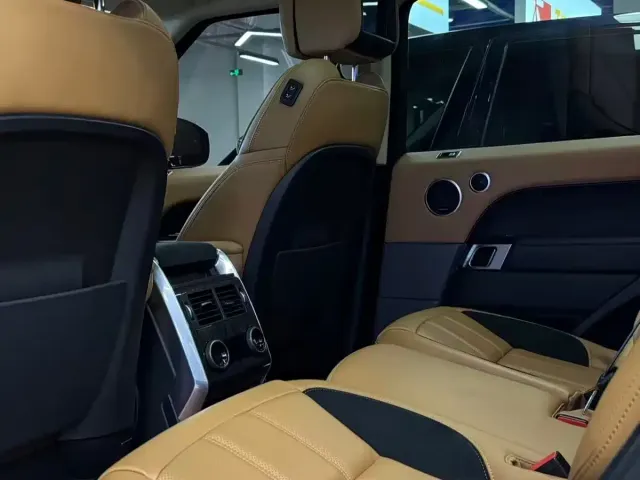 Land Rover Range Rover Sport — Фото автомобиля 6