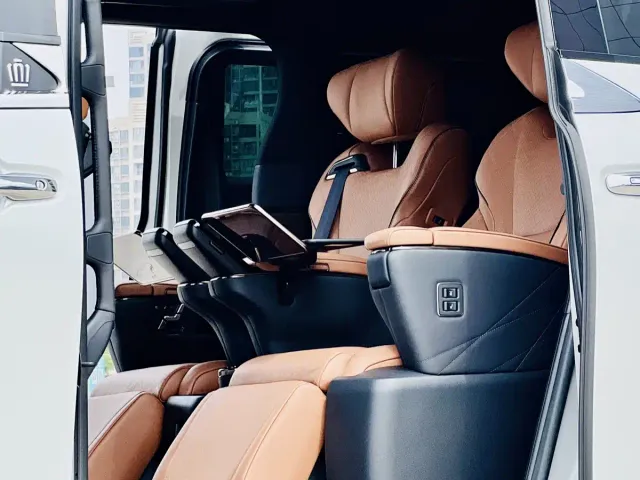 Toyota Vellfire — Фото автомобиля 6