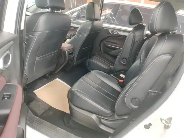 GAC Trumpchi M6 — Фото автомобиля 16