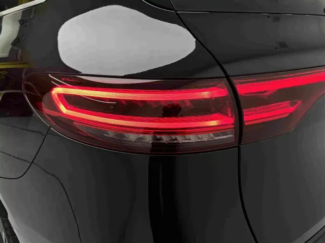 Mercedes-Benz EQC — Фото автомобиля 9