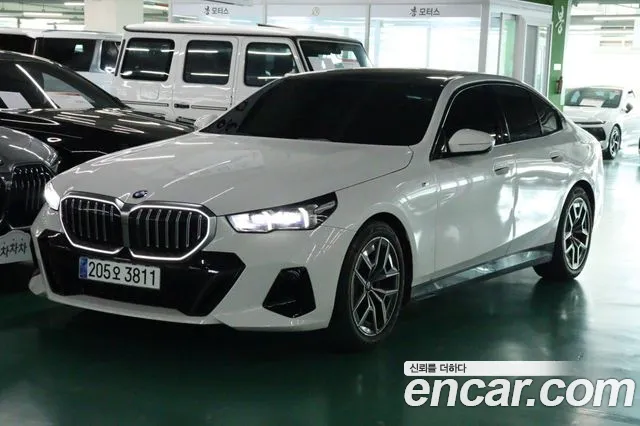 Фотография автомобиля — BMW 5 Series