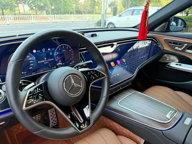 Mercedes-Benz E-Class — Фото автомобиля 15