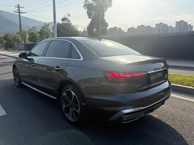 Audi A4L — Фото автомобиля 21