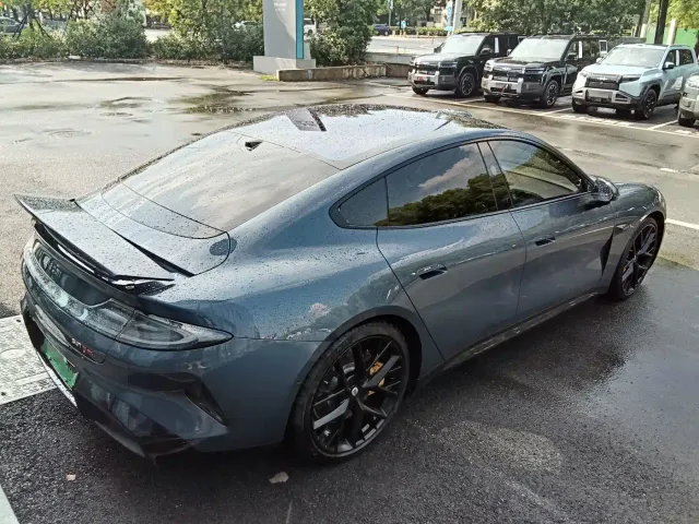 Xiaomi SU7 — Фото автомобиля 17