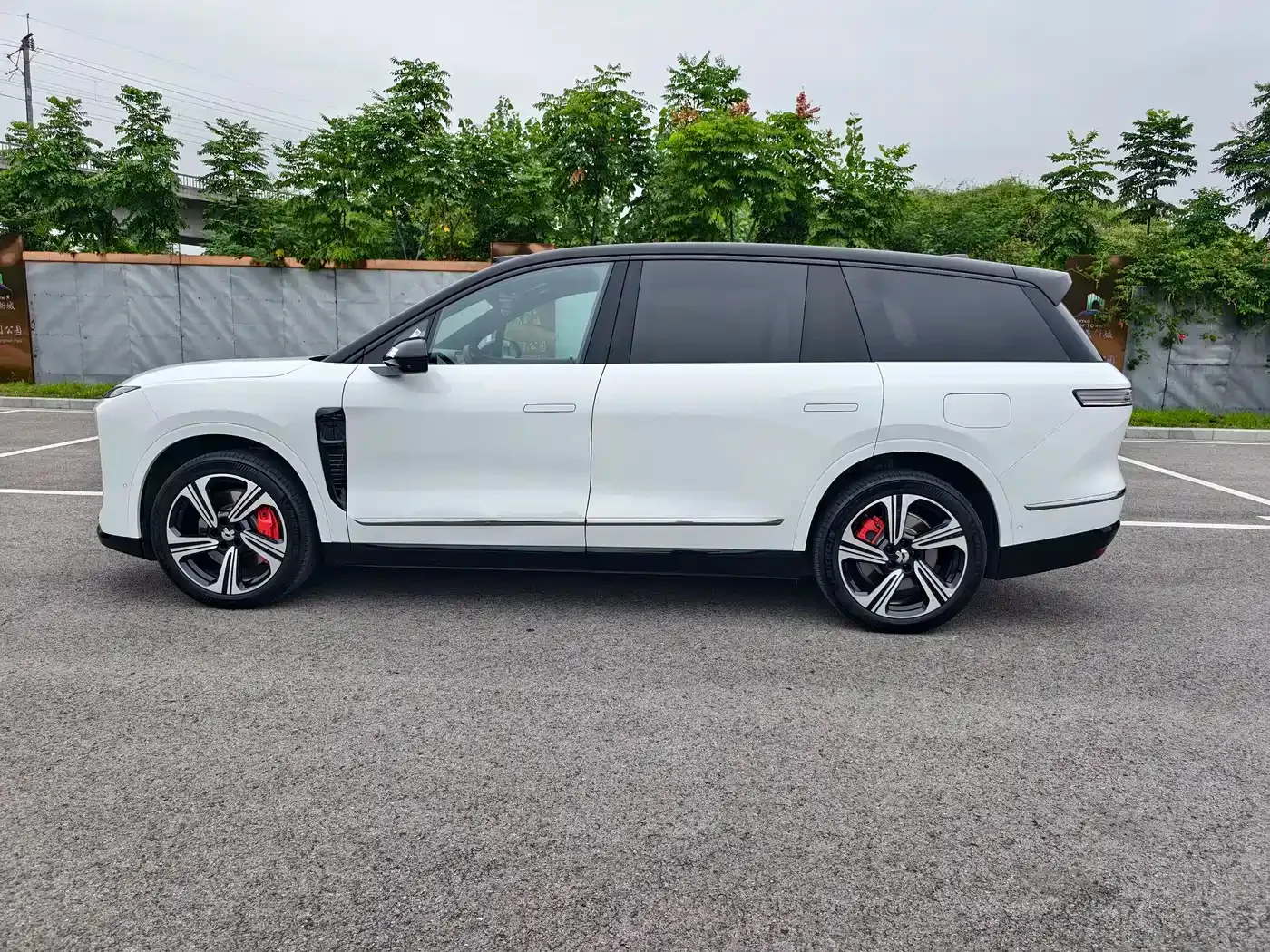 NIO NIO ES8 2025 Model 6-Seat Executive Luxury Edition — Фото автомобиля 5