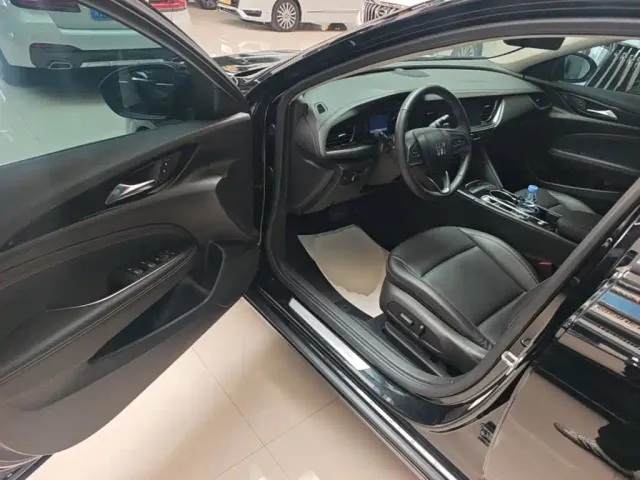 Buick Regal — Фото автомобиля 15