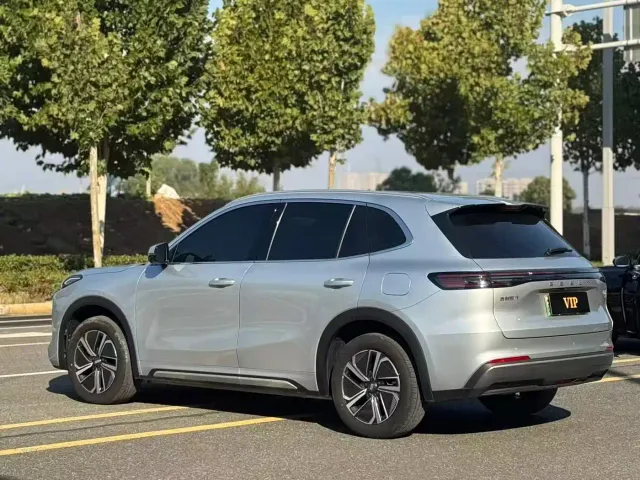 Geely Galaxy Starship 7 EM-i — Фото автомобиля 7