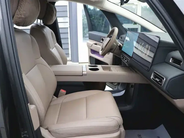 Li Auto Li Auto MEGA 2025 Model Home Family Special Edition — Фото автомобиля 27