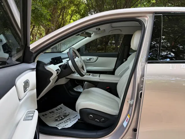 Changan Qiyuan Q05 — Фото автомобиля 6