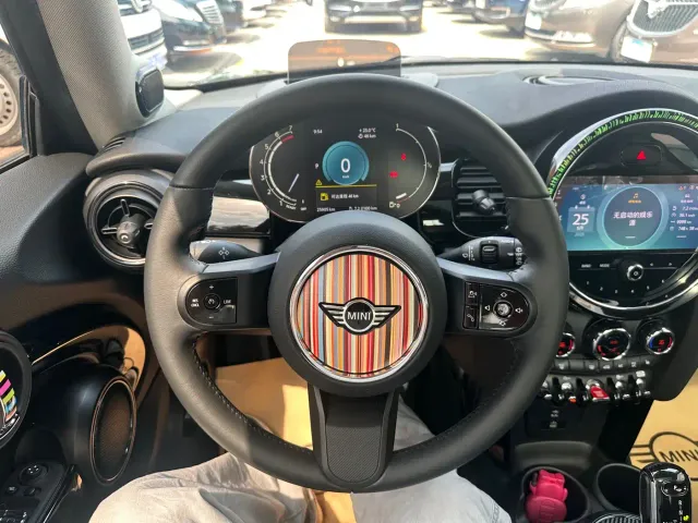 MINI Hatch — Фото автомобиля 16