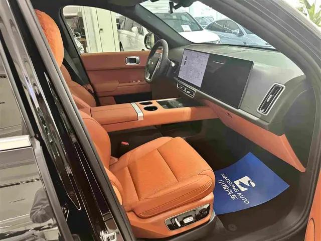 Li Auto L7 — Фото автомобиля 16