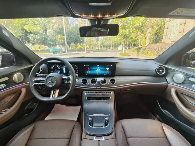 Mercedes-Benz E-Class — Фото автомобиля 10