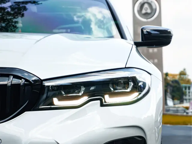 BMW 3 Series — Фото автомобиля 5