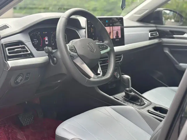 Volkswagen Lavida — Фото автомобиля 12