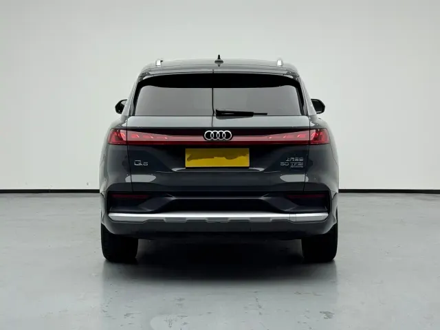 Audi Q6 — Фото автомобиля 5