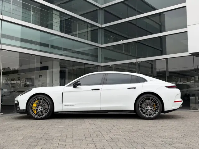 Porsche Panamera — Фото автомобиля 4