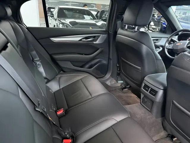 Cadillac CT5 — Фото автомобиля 16