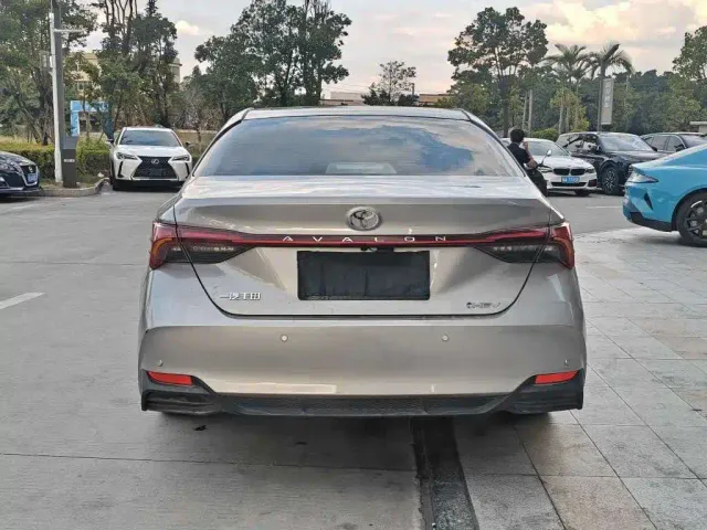 Toyota Avalon — Фото автомобиля 7