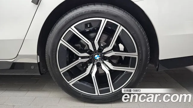 BMW 7-Series 7 серия (G70) 740i xDrive M Sport — Фото автомобиля 18