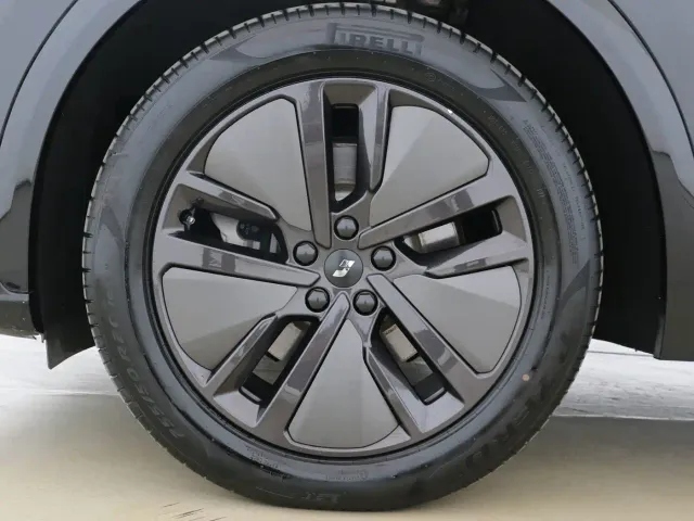 Li Auto L7 — Фото автомобиля 14