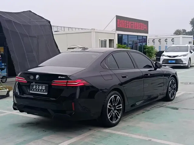 BMW 5 Series — Фото автомобиля 21