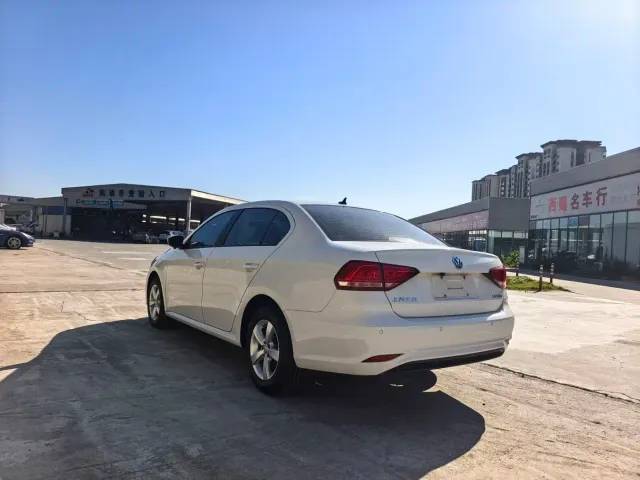 Volkswagen Lavida — Фото автомобиля 7