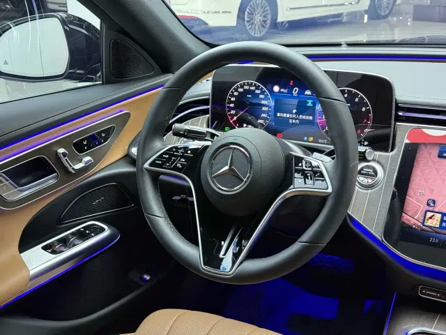Mercedes-Benz E-Class — Фото автомобиля 7