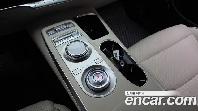 Genesis GV70 — Фото автомобиля 12