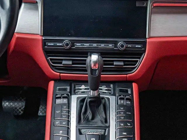 Porsche Macan — Фото автомобиля 17