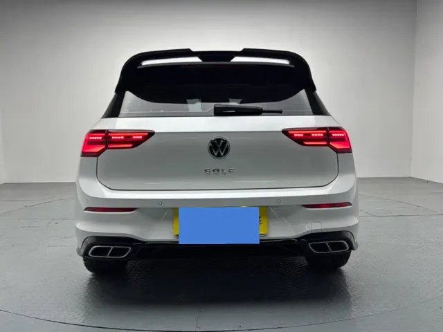 Volkswagen Golf — Фото автомобиля 8