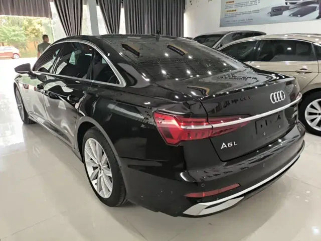 Audi A6L — Фото автомобиля 4