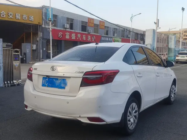 Toyota Vios FS — Фото автомобиля 5