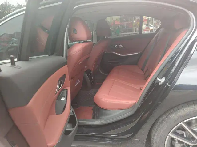 BMW 3 Series — Фото автомобиля 4