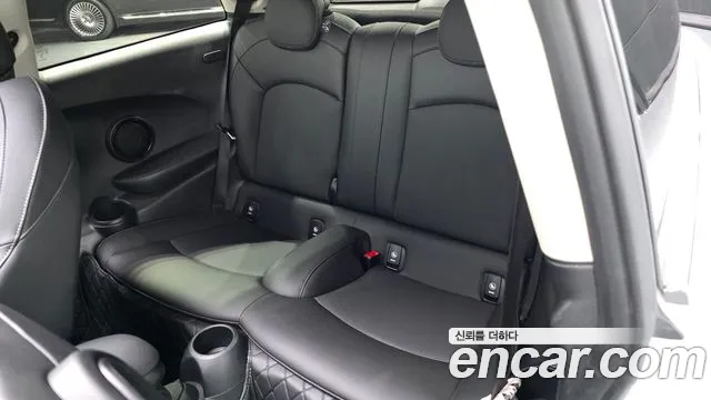 Mini Cooper Cooper Classic Plus — Фото автомобиля 16