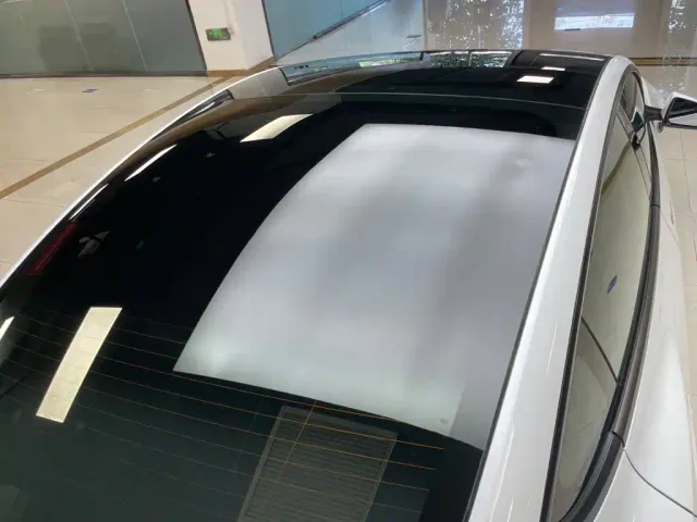 Tesla Model 3 — Фото автомобиля 6