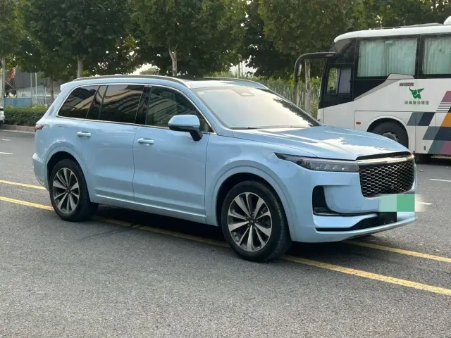 Li Auto ONE — Фото автомобиля 3