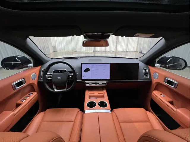 Li Auto L7 — Фото автомобиля 12