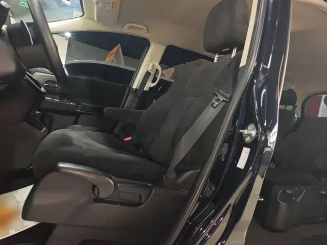 Honda Odyssey — Фото автомобиля 14