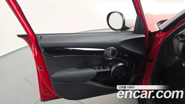 Mini Cooper Cooper 5 дверей Classic — Фото автомобиля 24