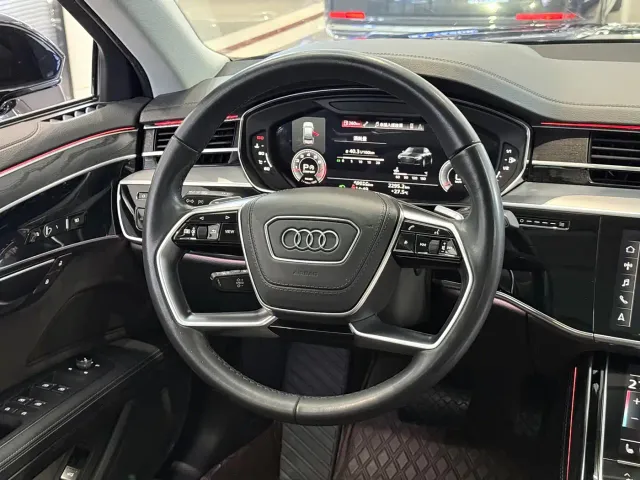 Audi A8 — Фото автомобиля 5