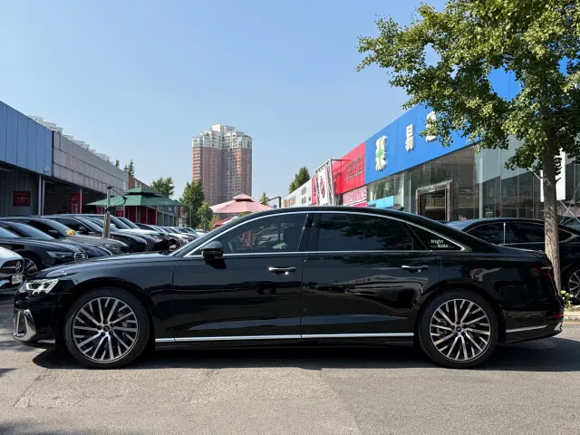Audi A8 — Фото автомобиля 3