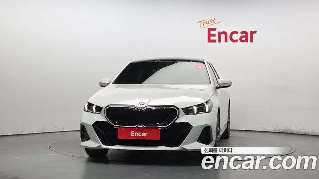 BMW 5-Series — Фото автомобиля 3