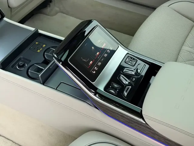 Audi Audi A8 2022 A8L Horch Founder's Edition Legendary — Фото автомобиля 15