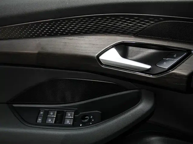 Audi Q6 — Фото автомобиля 24