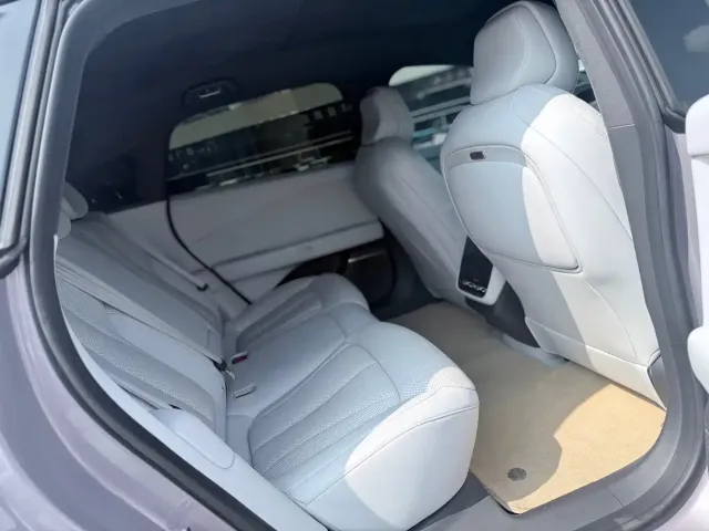 Xpeng P7+ — Фото автомобиля 11