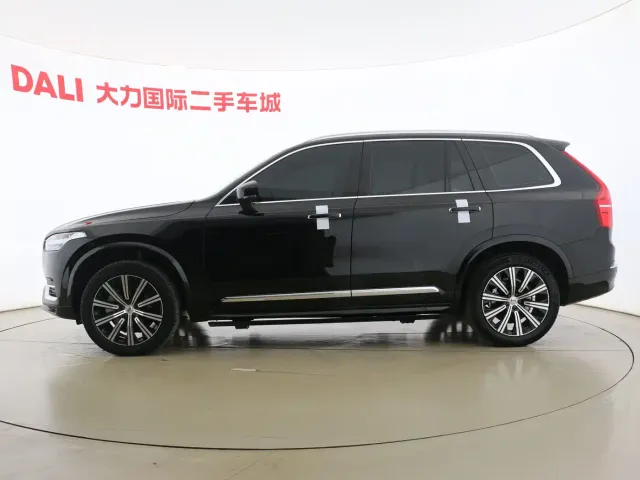 Volvo XC90 — Фото автомобиля 3